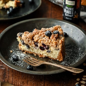 Blueberry Cobbler Cheesecake